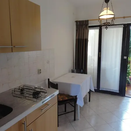 For 2, Sinisa In Apartamento